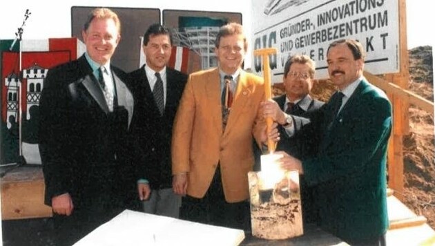 1994: Spatenstich mit Landespolitikern im Gewerbezentrum. (Bild: Stadtgemeinde Völkermarkt)