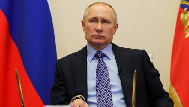 Russlands Präsident Wladimir Putin forderte die Einwohner von Moskau am Montag dazu auf, die Ausgangsbeschränkungen zu respektieren, um die Ausbreitung des Coronavirus zu verlangsamen. (Bild: AFP)