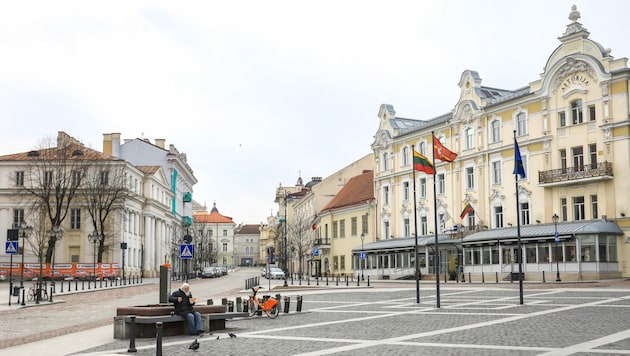 Die Altstadt von Vilnius ist derzeit nahezu menschenleer. (Bild: AFP)