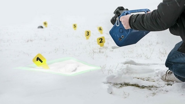 Das handgeführte 3D-Messsystem ermöglicht auch die Spurensicherung im Schnee. (Bild: Fraunhofer IOF)