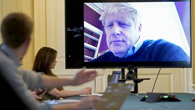Der britische Premier Boris Johnson in einer Videokonferenz mit Coronavirus-Experten (Bild: AFP)