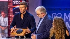 Florian Gschwandtner (l.) probierte in der TV-Show die von Michael Kainberger entwickelte Gitanova aus. (Bild: Puls4/Gerry Frank Photography)