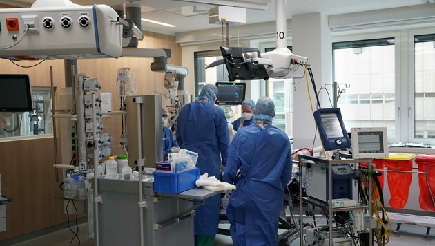 Auf der Internistischen Intensivstation in Innsbruck werden die schwersten Fälle behandelt (Bild: tirol kliniken)