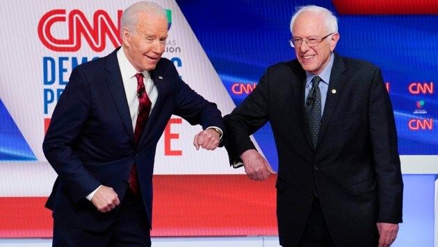 Biden und der mittlerweile ausgestiegene Sanders (Bild: The Associated Press)