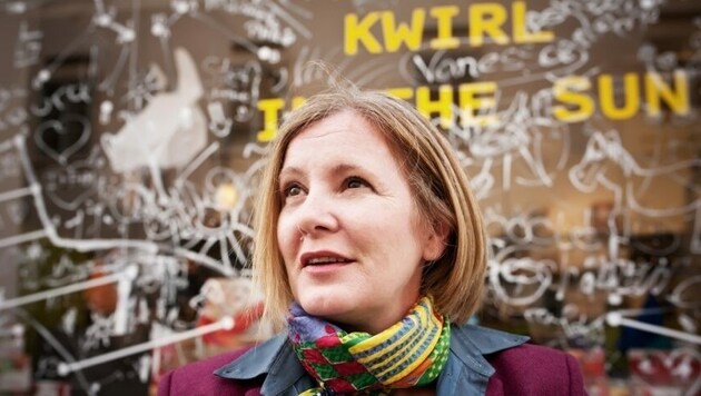 Iris Kastner vor ihrem Design-Laden „Kwirl“ in der Grazer Mariahilferstraße (Bild: K. Sieghartsleitner)