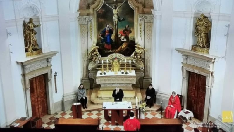 Beim Gottesdienst wurde streng auf die Abstände geachtet. (Bild: Barbara Kneidinger)