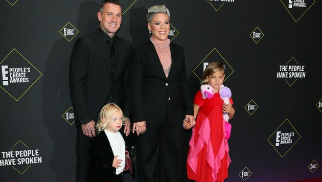 Pink mit Ehemann Carey Hart und den Kindern Jameson und Willow (Bild: AFP)