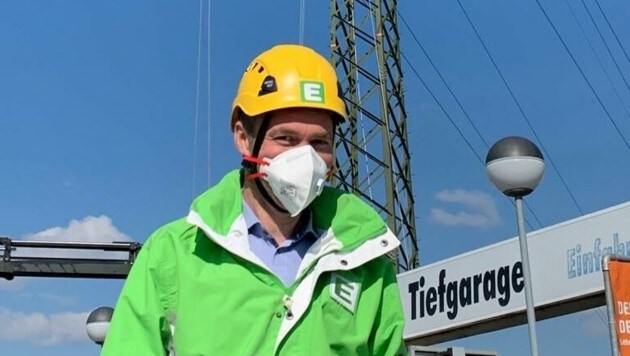 Wartungsarbeiten werden weiterhin durchgeführt - allerdings mit Schutzausrüstung (Bild: Energie Steiermark)