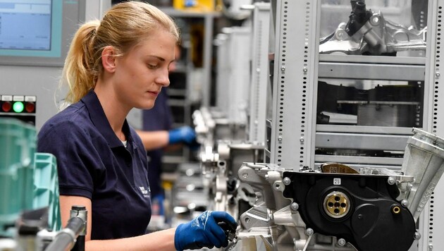Im BMW-Werk in Steyr sind rund 4500 Mitarbeiter beschäftigt. (Bild: Harald Dostal)