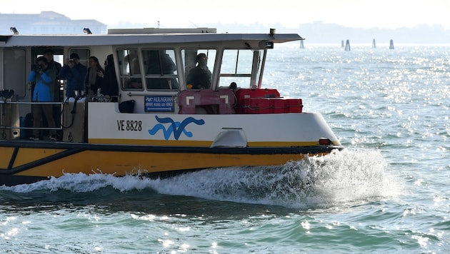 On Friday, a ferry crashed into the quay while docking in Naples (symbolic image). (Bild: AFP/Vincenzo Pinto)