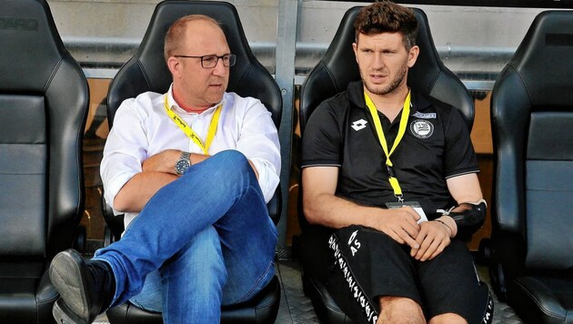 Andreas Schicker (r.) folgt Günter Kreissl (l.) in der Rolle als Geschäftsführer Sport bei Sturm. (Bild: GEPA pictures/Hans Oberländer)