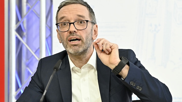 Herbert Kickl will an die Spitze der FPÖ. (Bild: APA/Hans Punz)
