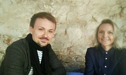 Sie verbringen die Corona-Zeit weit von ihrer Heimat entfernt: Volha Hapeyeva (r.) und ...