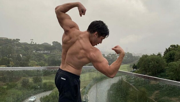 Arnold Schwarzeneggers Sohn Joseph Baena zeigte auf Instagram seine imposanten Muskelberge. (Bild: instagram.com/projoe2)