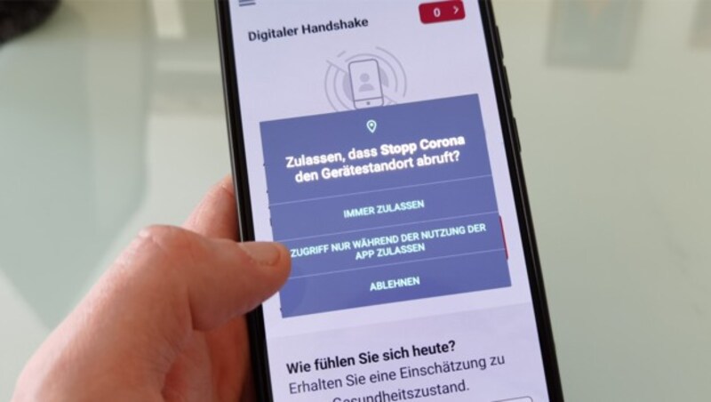 Damit „Stopp Corona“ funktioniert, braucht die App Zugriff auf den Gerätestandort. (Bild: Dominik Erlinger)