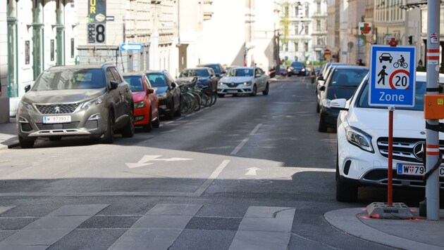 Osterspiel: Finden Sie die Fußgänger auf der Florianigasse? (Bild: Zwefo)