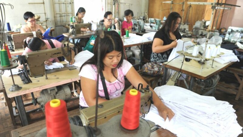Näherinnen in einer Textilfabrik auf den Philippinen (Bild: AFP)