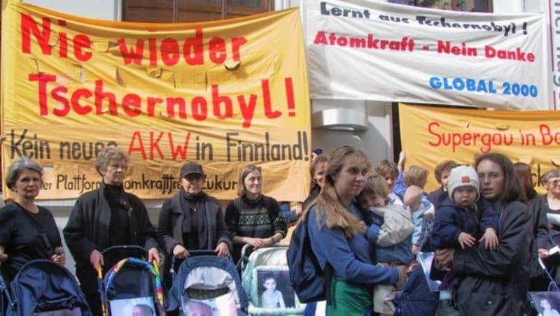 Mütter gegen Atom bei Protesten (Bild: Global 2000)