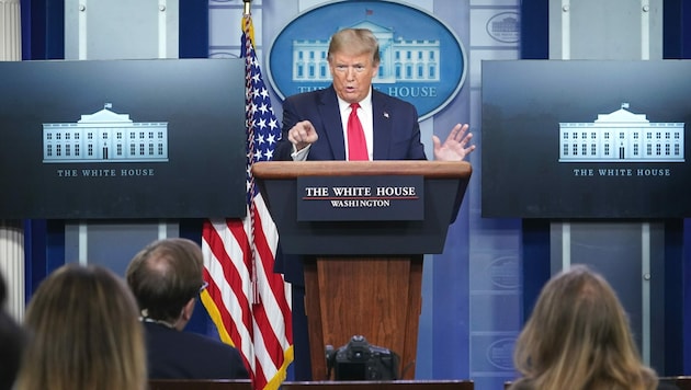 Bei der Pressekonferenz kam es zu einem hitzigen Schlagabtausch zwischen dem US-Präsidenten und Journalisten. (Bild: AFP)