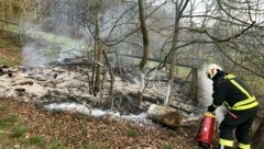 Die Corona-Bereitschaftstruppe der Feuerwehr Freistadt musste auch einen Flurbrand löschen (Bild: FF Freistadt)