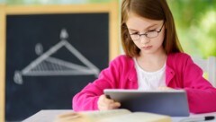 Schüler sollen nun doch später Tablets und Laptops für den Unterricht verwenden.