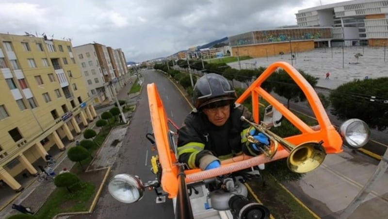 (Bild: ruptly.tv, Quito Fire Department)