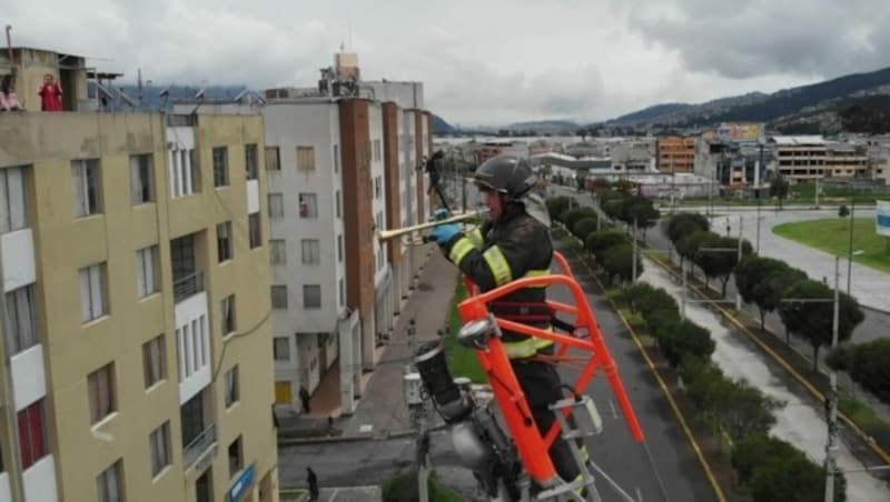 (Bild: ruptly.tv, Quito Fire Department)