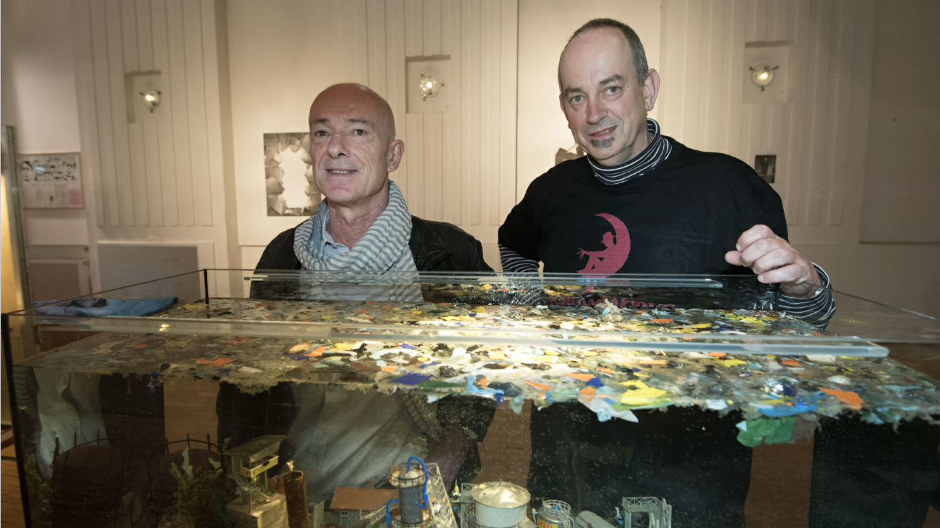 Christian Marczik und Emil Gruber in der Ausstellung „Nachtgesichter“ (Bild: Elmar Gubisch)