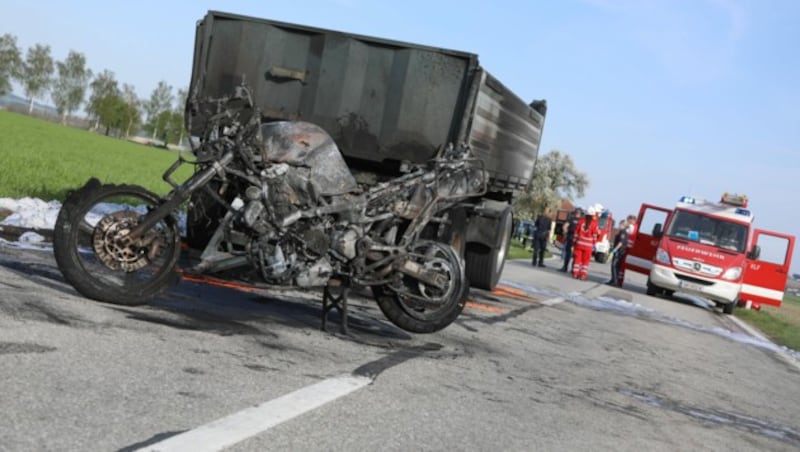 Das völlig ausgebrannte Motorrad (Bild: laumat.at)