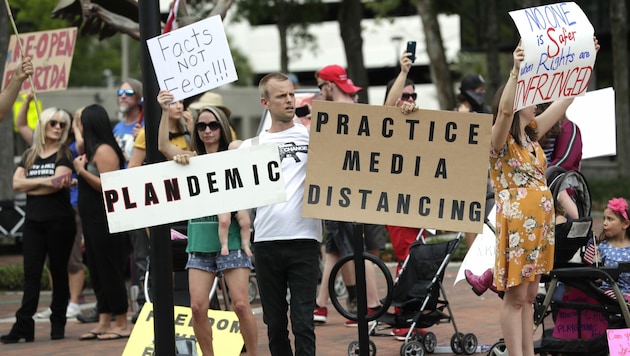 Demonstranten in Florida wollen, dass der Bundesstaat in der Krise wieder hochfährt. (Bild: AP)