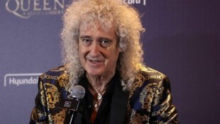 Queen-Gitarrist Brian May ist am Freitag unerwartet bei der Premiere des Musicals „We Will Rock ...
