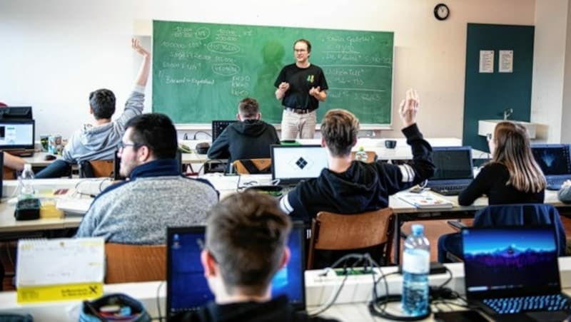 Viele Schüler sehnen sich bereits nach Normalität. (Bild: Imre Antal)