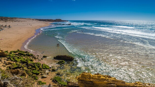 Der Praia do Guincho gilt als einer der schönsten Strände in Portugal. (Bild: ©beketoff - stock.adobe.com)