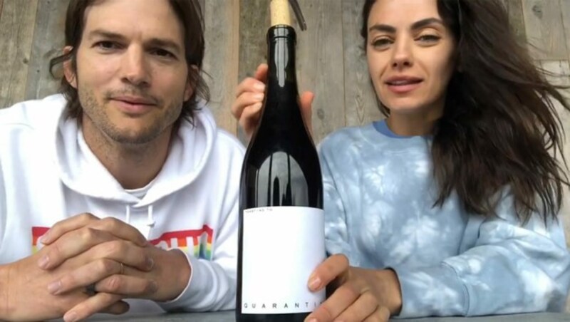 Ashton Kutcher und Mila Kunis bringen einen Quarantäne-Wein heraus. (Bild: www.instagram.com)