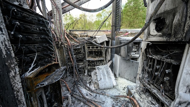 In Großbritannien kam es zu Brandanschlägen auf Handymasten. (Bild: AFP)