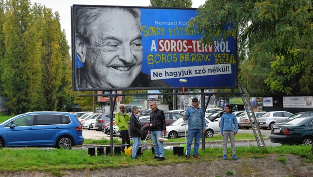 George Soros, zum Staatsfeind hochstilisiert und im ganzen Land an den Pranger gestellt. (Bild: The Associated Press)