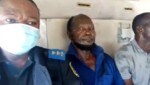 Ne Muanda Nsemi (Bildmitte) nach seiner Verhaftung (Bild: twitter.com/CR Congo Police)