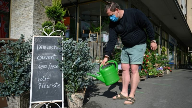 Nachdem die Schweiz einige ihrer strengen Corona-Maßnahmen gelockert hat, dürfen seit Montag unter anderem auch Floristen und Blumengeschäfte wieder öffnen. (Bild: AFP)