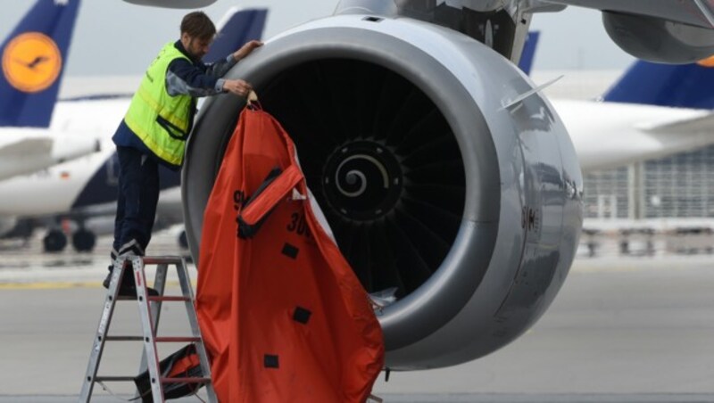 Österreich könnte sich an der deutschen AUA-Mutter Lufthansa beteiligen, damit die AUA wieder zu frischem Eigenkapital kommt. (Bild: AFP)