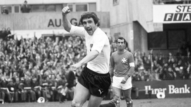 Hans Krankl jubelte am 30. April 1977 im Lehener Stadion über sechs Tore gegen Malta. (Bild: Votava)