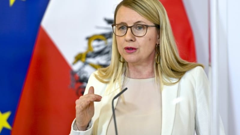 Wirtschaftsministerin Margarete Schramböck (ÖVP) (Bild: APA/Herbert Neubauer)