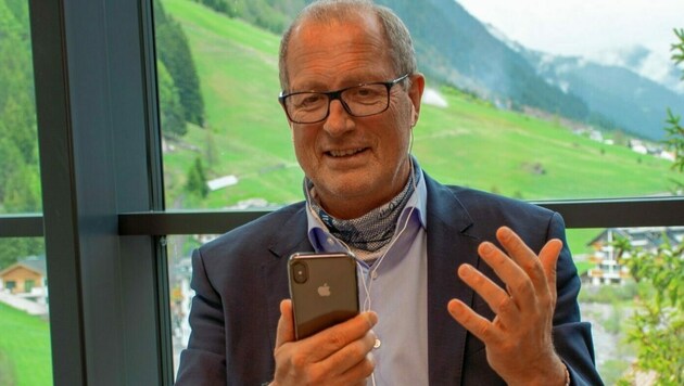 Der Ischgler Bürgermeister Werner Kurz im Video-Telefoninterview mit Conny Bischofberger (Bild: Gemeinde Ischgl)