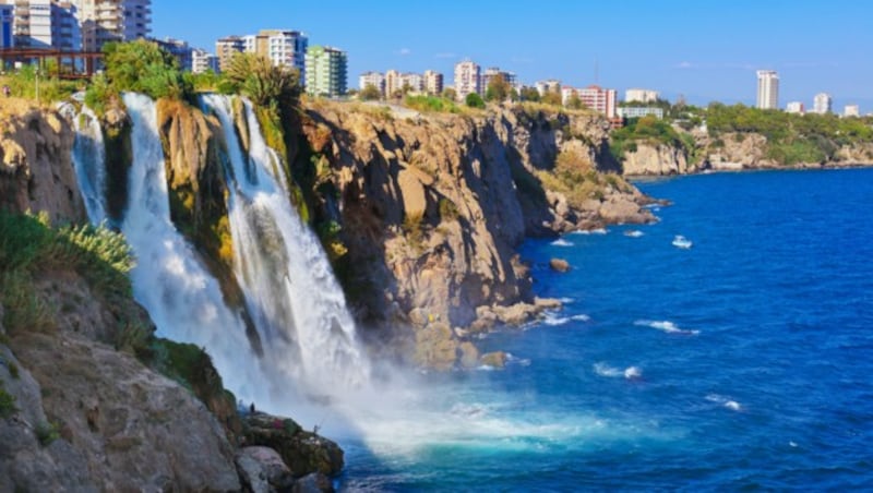 Der Düden-Wasserfall ist auch für Touristen ein beliebtes Ausflugsziel. (Bild: Nikolai Sorokin/stock.adobe.com)