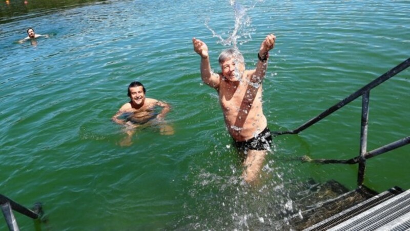 LH Peter Kaiser bei seiner Schwimmrunde im Wörthersee am 1. Mai 2020. (Bild: Rojsek-Wiedergut Uta)