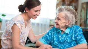 Österreichs Regierung will die 24-Stunden-Pflege bundesweit einheitlicher gestalten ...