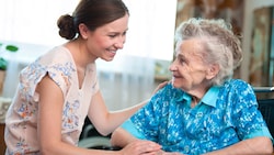 Österreichs Regierung will die 24-Stunden-Pflege bundesweit einheitlicher gestalten ...