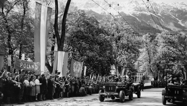 Am 8. Mai 1945 wurde der “Victory in Europe Day“ mit einer Parade in Innsbruck begangen. (Bild: National Archives USA)