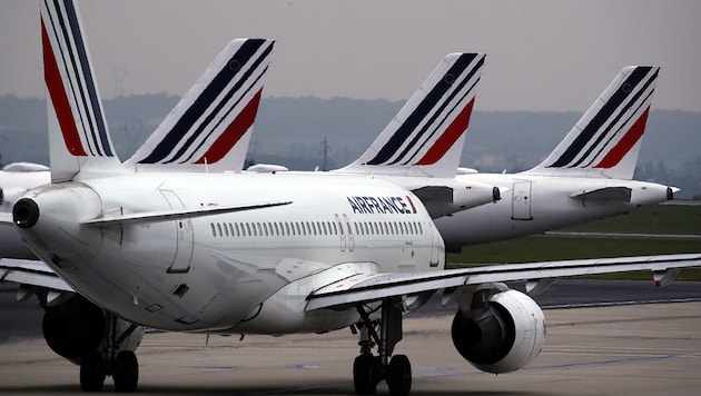 Viele Air France-Maschinen werden künftig nicht mehr für Inlandsflüge eingesetzt werden - als Alternative soll der Zug dienen. (Bild: Associated Press)