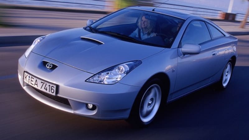 1999: Start der siebten Generation in schwierigem Marktumfeld, denn bezahlbare Coupés kommen aus der Mode (Bild: Toyota)