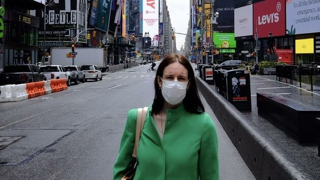 Petra Mayer-Linnehan am fast menschenleeren Times-Square. (Bild: zvg)